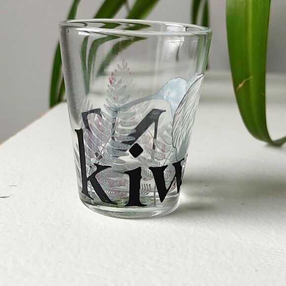 ‎New Zealand Kiwi Souvenir Shot Glass - Picture 2 of 5